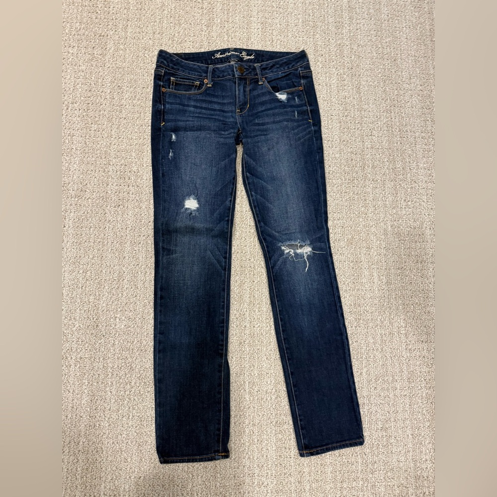 American Eagle Outfitters Dark Blue Distressed stretch Skinny Jeans size 6